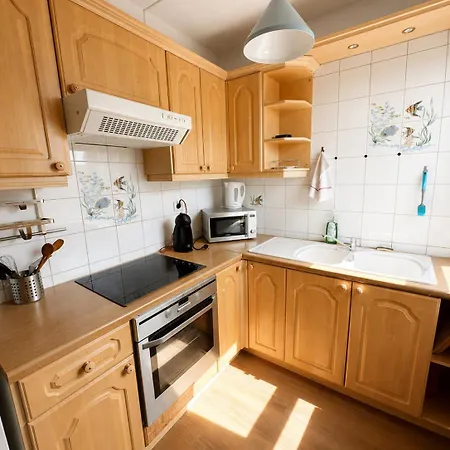 Escapade Familiale - Parking Prive - 25 Min De Bale Apartament